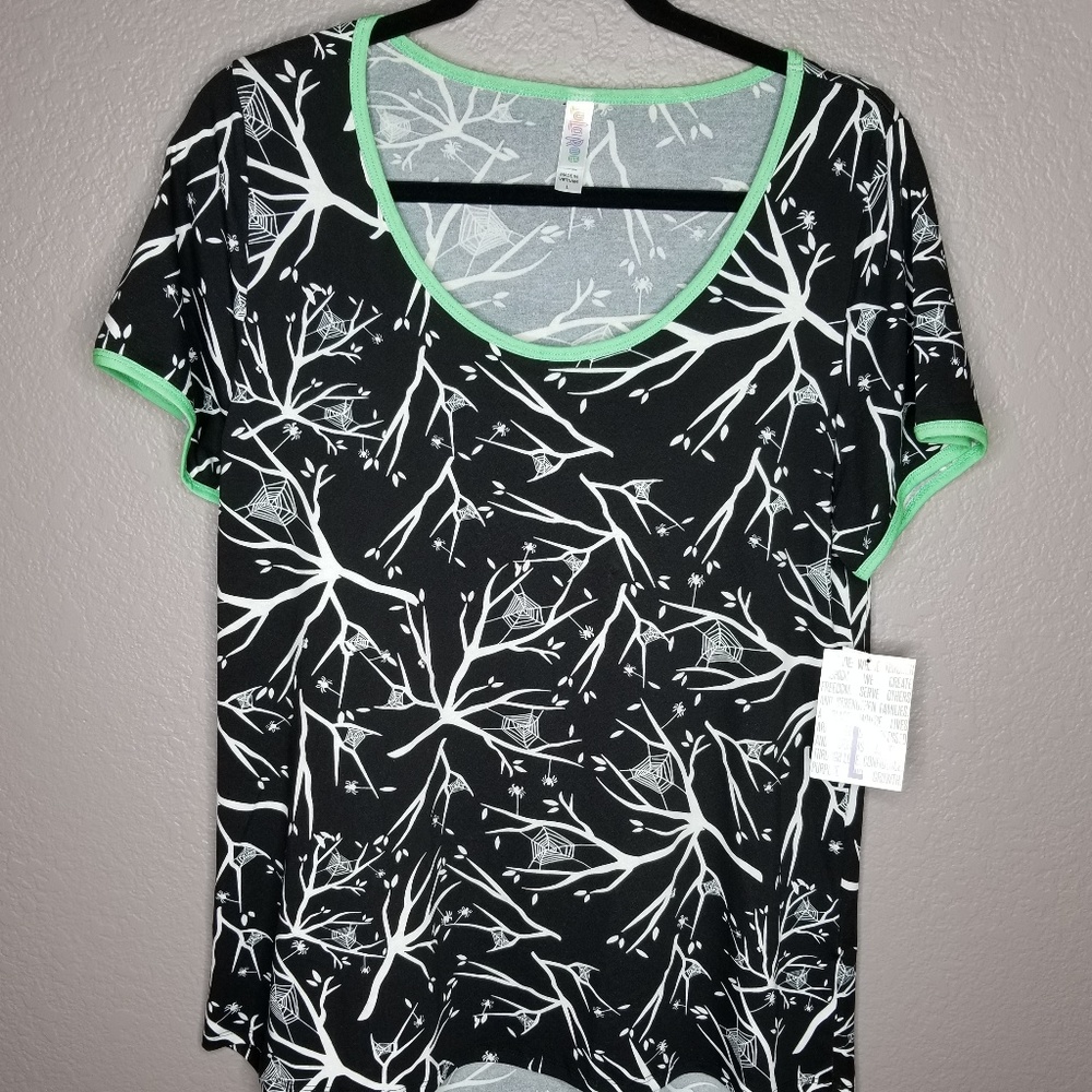 Large LuLaRoe Halloween Classic T
